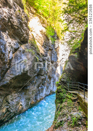 The Aare Gorge (German: Aareschlucht) is a section of the river Aare that carves through a limestone ridge near the town of Meiringen, in the Bernese Oberland region of Switzerland The Aare Gorge (German: Aareschlucht) is a section of the river Aare that carves through a limestone ridge near the town of Meiringen, in the Bernese Oberland region of Switzerland 136121686