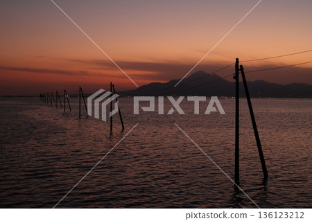 Taimei Seabed Road in Tamana City, Kumamoto Prefecture (at high tide) 136123212
