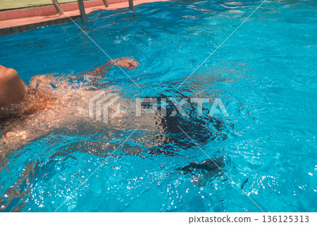 水池 兒童 孩子 136125313