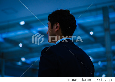 A businessman's perspective on the future ■Photography cooperation: Kansai International Airport (KIX) A businessman's perspective on the future ■Photography cooperation: Kansai International Airport (KIX) 136127943