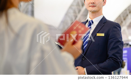 機場護照檢查 ■拍攝合作：關西國際機場（KIX） 136127944