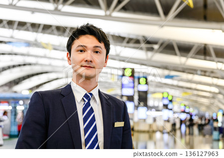 Airport staff male portrait ■ Photo courtesy: Kansai International Airport (KIX) Airport staff male portrait ■ Photo courtesy: Kansai International Airport (KIX) 136127963
