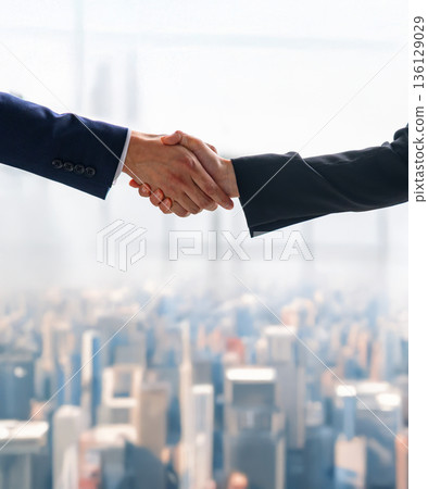 達成商業握手協議 ■ 圖片由關西國際機場 (KIX) 提供 達成商業握手協議 ■ 圖片由關西國際機場 (KIX) 提供 136129029