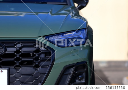 Car headlight 136135338
