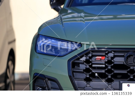 Car headlight 136135339