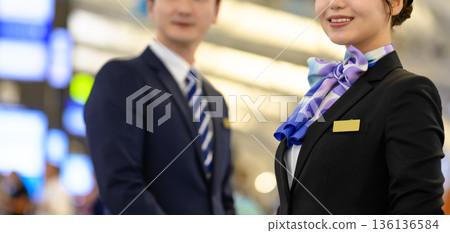 機場工作人員為旅客服務 ■攝影合作:關西國際機場(KIX) 機場工作人員為旅客服務 ■攝影合作:關西國際機場(KIX) 136136584