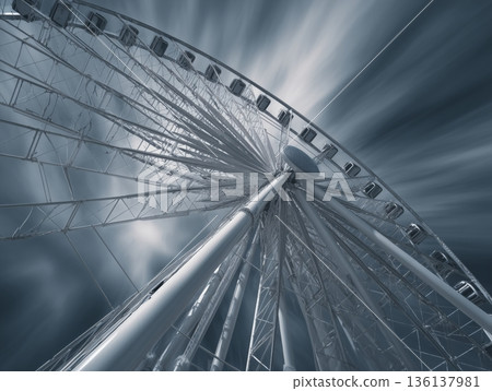 仰望摩天輪，輻射視角，近未來背景 136137981