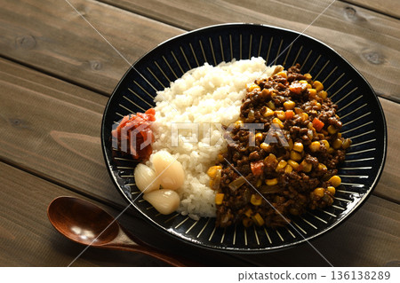 玉米肉末咖哩 玉米肉末咖哩 136138289