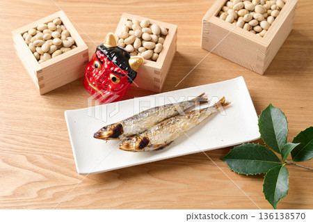 烤沙丁魚和烤黃豆 136138570