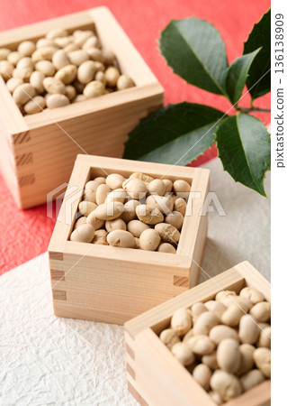 Roasted soybeans in a masu Roasted soybeans in a masu 136138909