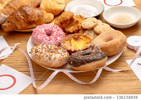 甜食和糖果精選圖片圓圈 x 136138939