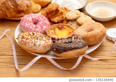 甜食和糖果的飲食形象 136138940