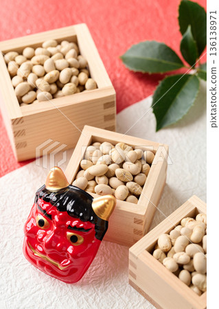 Roasted soybeans in a masu Roasted soybeans in a masu 136138971