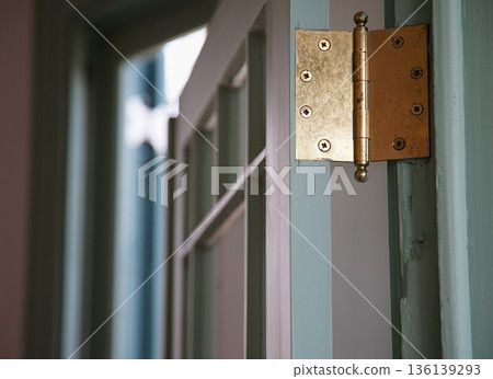 Old wooden door 136139293