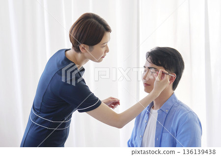 男性，20多歲，眉毛沙龍 136139438