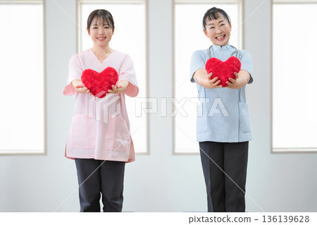 Heart and nurse Heart and nurse 136139628