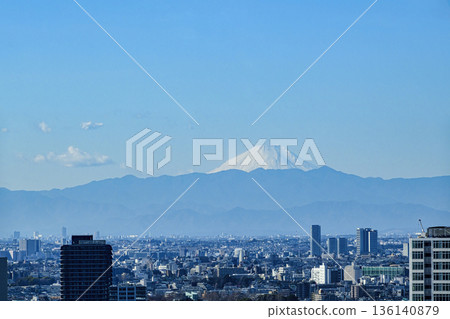 Takanawa Gateway City, Minato-ku, Tokyo New Man Takanawa, 28th floor, view of Mount Fuji and the Tanzawa Mountains from the Green Garden 136140879