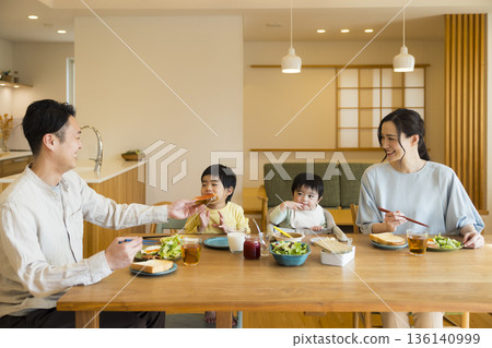 Young family, meal, dinner, I will get you 136140999