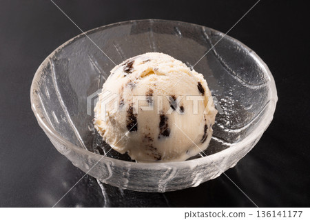 Cookie Vanilla Ice Cream Cookie Vanilla Ice Cream 136141177