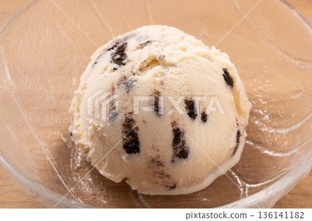 Cookie Vanilla Ice Cream 136141182