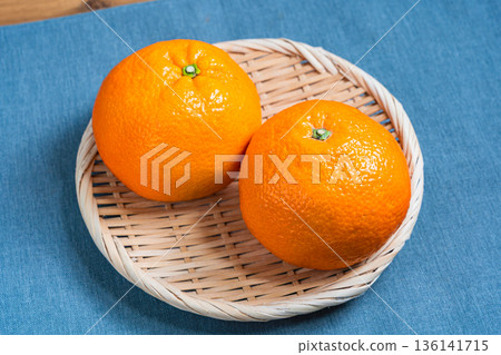 伊予館：竹籃盛裝的國產柑橘類水果食材 136141715