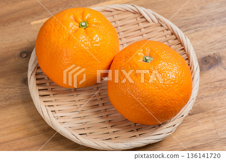 伊予館：竹籃盛裝的國產柑橘類水果食材 136141720