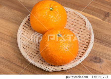 伊予館：竹籃盛裝的國產柑橘類水果食材 136141721