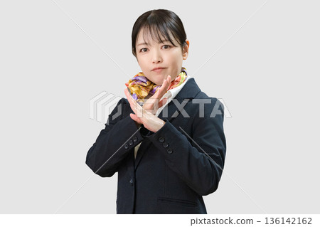 給十字架的婦女 136142162