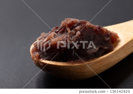 [Hokkaido azuki beans] Whole bean paste 136142920