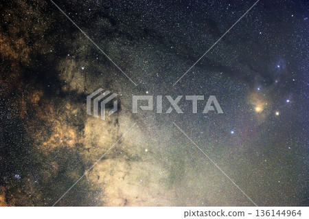 春季星空的天文攝影：銀河系與心宿二周圍區域 136144964