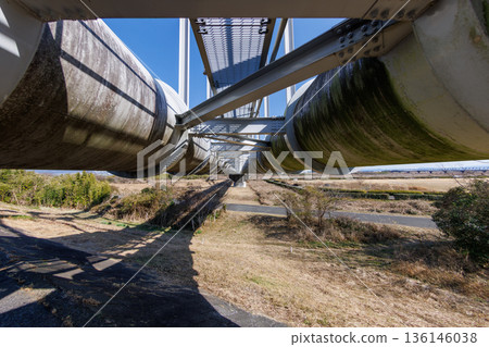 The Fuji River Aqueduct Bridge's huge pipes and inspection passage (structural beauty) The Fuji River Aqueduct Bridge's huge pipes and inspection passage (structural beauty) 136146038