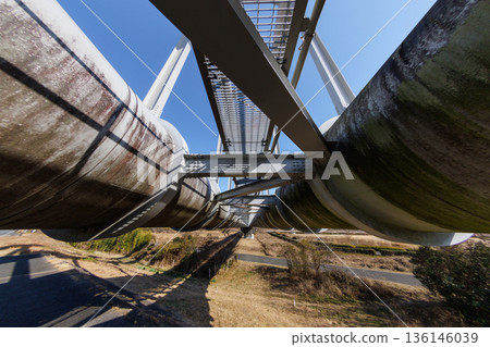The Fuji River Aqueduct Bridge's huge pipes and inspection passage (structural beauty) The Fuji River Aqueduct Bridge's huge pipes and inspection passage (structural beauty) 136146039