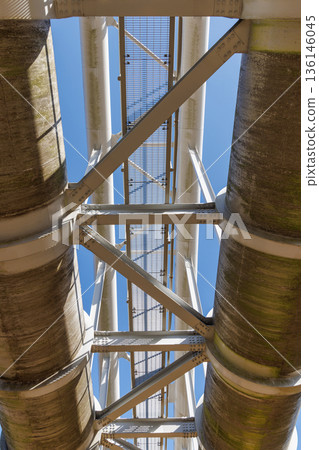 富士河渡槽橋管道及檢修通道的幾何結構(正下方) 富士河渡槽橋管道及檢修通道的幾何結構(正下方) 136146045