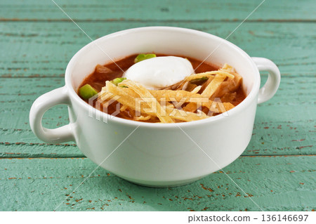 Sopa de Tortilla (Sopa Azteca)(墨西哥菜) Sopa de Tortilla (Sopa Azteca)(墨西哥菜) 136146697