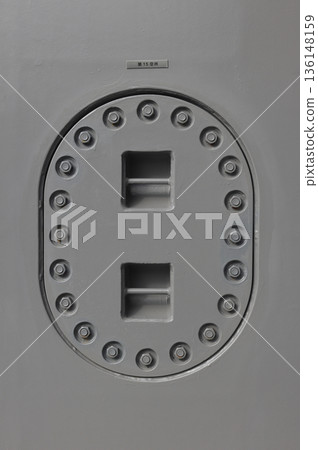 Inner wall of the center deck of the Self-Defense Forces transport ship "Nihonbare" (Vacant Space 15) 136148159