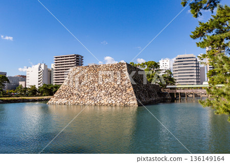 香川縣高松市高松城跡玉藻公園 136149164