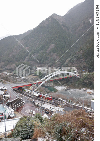 德島縣,雪中的大步橋 德島縣,雪中的大步橋 136149184