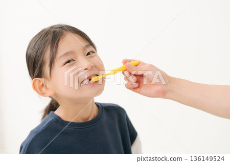 女孩要完成拋光 女孩要完成拋光 136149524