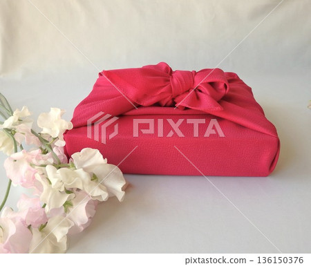 Sweet peas and furoshiki wrapping Sweet peas and furoshiki wrapping 136150376