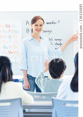 英語會話課,由母語教師授課 英語會話課,由母語教師授課 136150895