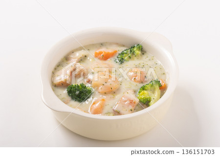 Cream stew (shrimp and bacon) Cream stew (shrimp and bacon) 136151703