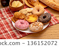 Meal image of sweets and bread that are high in sugar 136152072