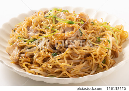 Sauce Yakisoba (Pork, Bean Sprouts, Bean Sprouts) 136152550
