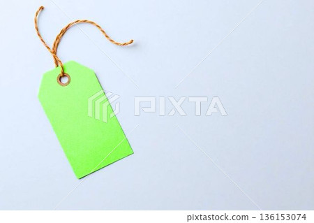 1個黃綠色資訊標籤 136153074