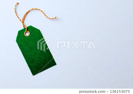 1 個深綠色資訊標籤 136153075