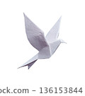白色背景上的摺紙鳥材料 136153844