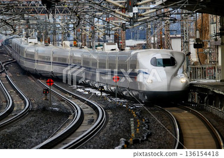 進入東海道新幹線米原站…[N700S] 136154418