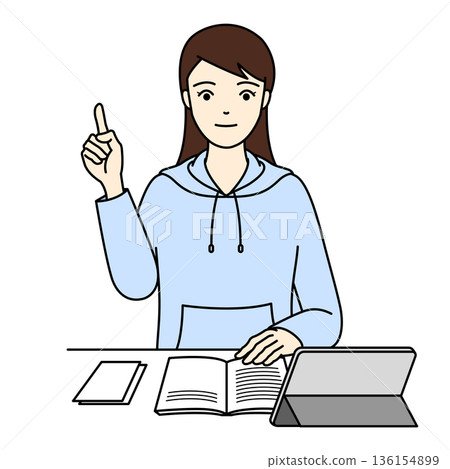 一位神情嚴肅的女士正在平板電腦上學習，並指出一些重點。 136154899