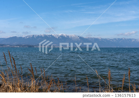 Winter scenery of Lake Biwa seen from the lakeshore in Moriyama City 136157613