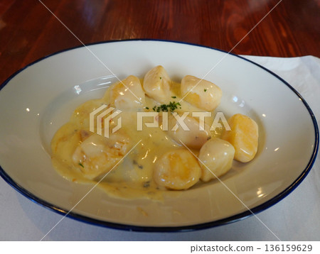 美味的奶油乳酪和奶油 美味的奶油乳酪和奶油 136159629